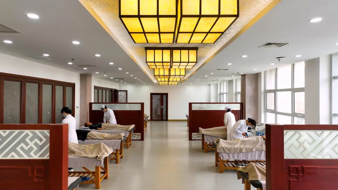 鏡頭裡(lǐ)的故事(shì)——悠悠草藥香 漫漫懸壺路(圖9) 微信圖片_20220802153407.jpg