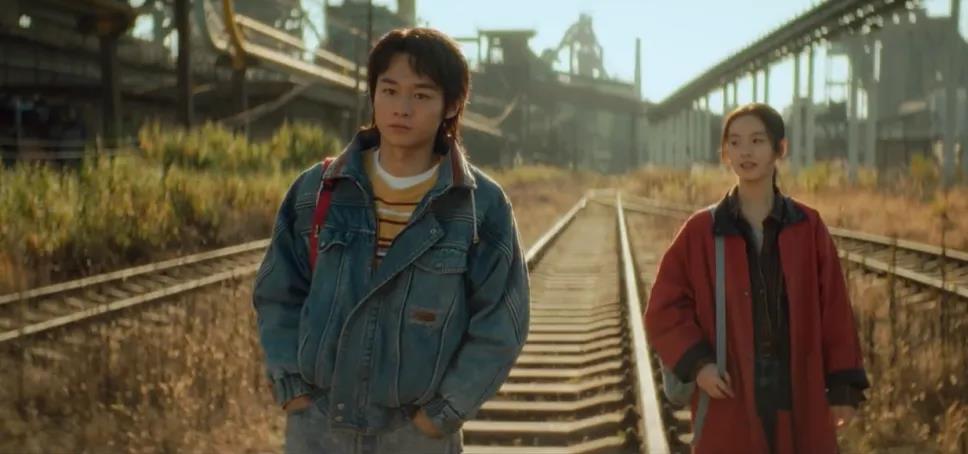 漫長(cháng)的季節:“離地半米”的浪漫(圖10) 漫長(cháng)的季節:“離地半米”的浪漫(圖10)