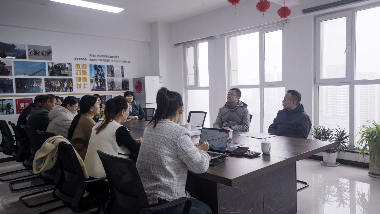 企業資訊——裕華區領導莅臨我司指導工作(圖6) 企業資訊——裕華區領導莅臨我司指導工作(圖6)